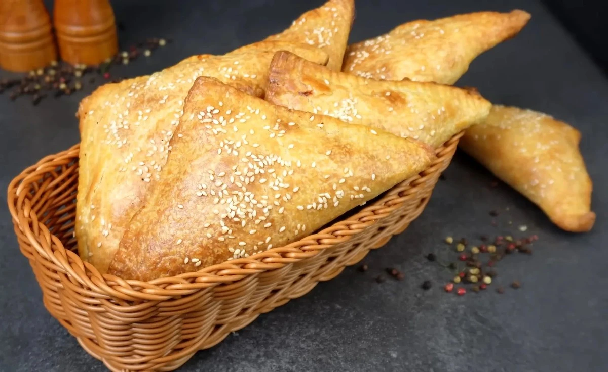 Samosas caseras de pollo jugoso: te revelo el truco definitivo para una masa hojaldrada