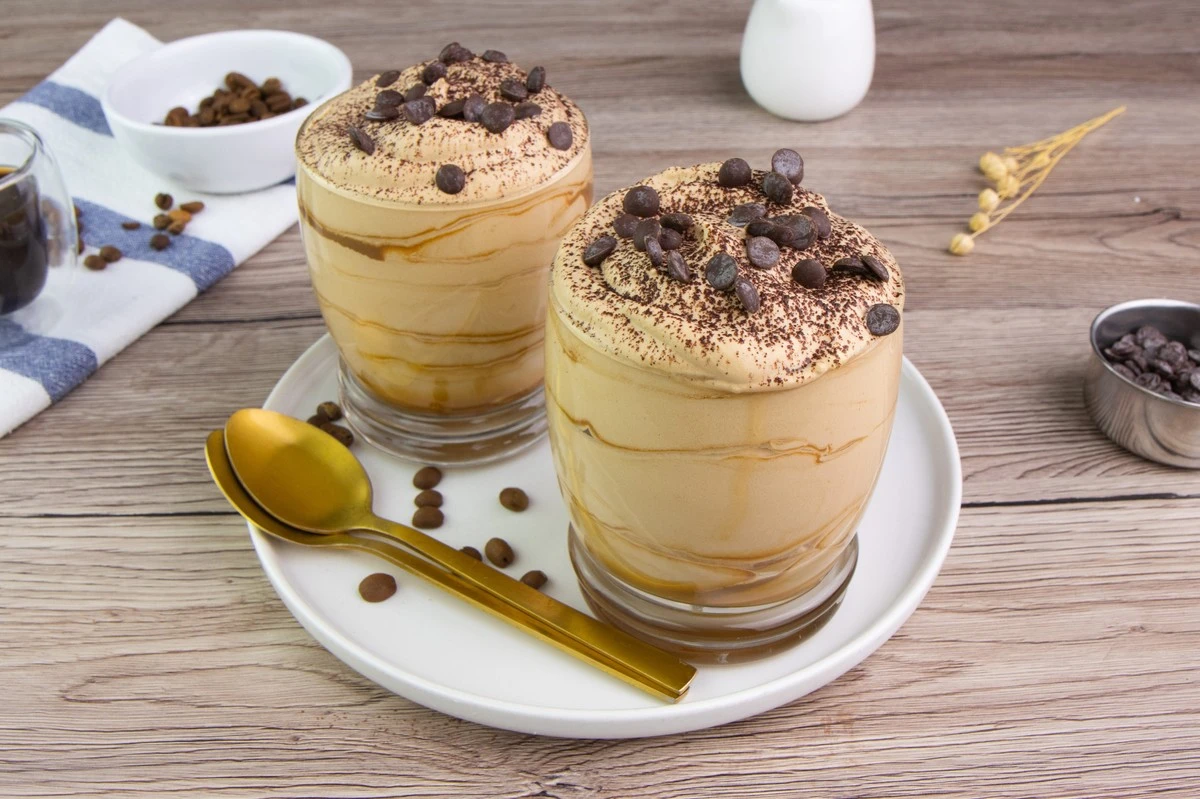 ¿Qué pasa si bebes café con crema todos los días? - image 1