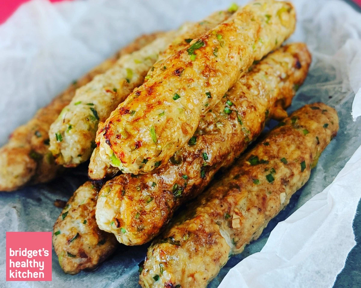 Olvídalo de la tienda: económica y deliciosa receta casera de salchicha de pollo - image 1