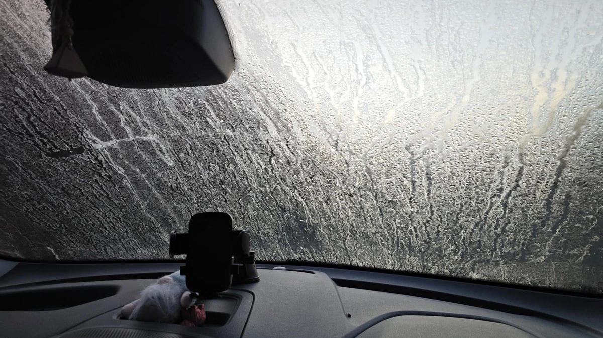 Nie mehr Eiskratzen: So bleibt das Auto auch bei Minusgraden eisfrei - gofeminin
