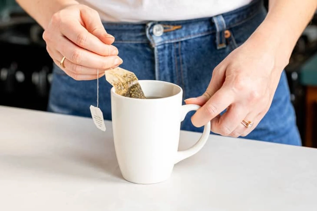 Reutiliza tus bolsitas de té usadas: usos geniales para el hogar - image 1