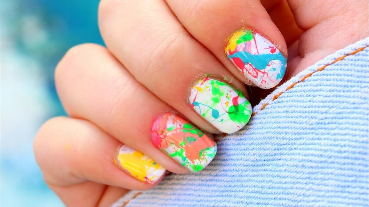 Cuatro acciones para eliminar manchas de esmalte de uñas que nunca te enseñaron - image 1