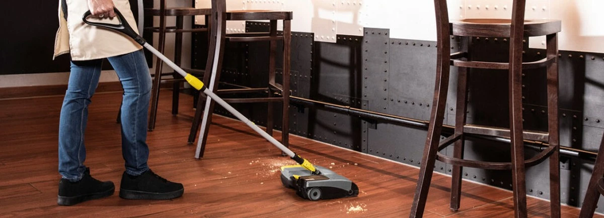 olvidalaaspirad-extra-1.webp Olvida la aspiradora: esta escoba eléctrica de Tchibo llega a cada rincón - image 1