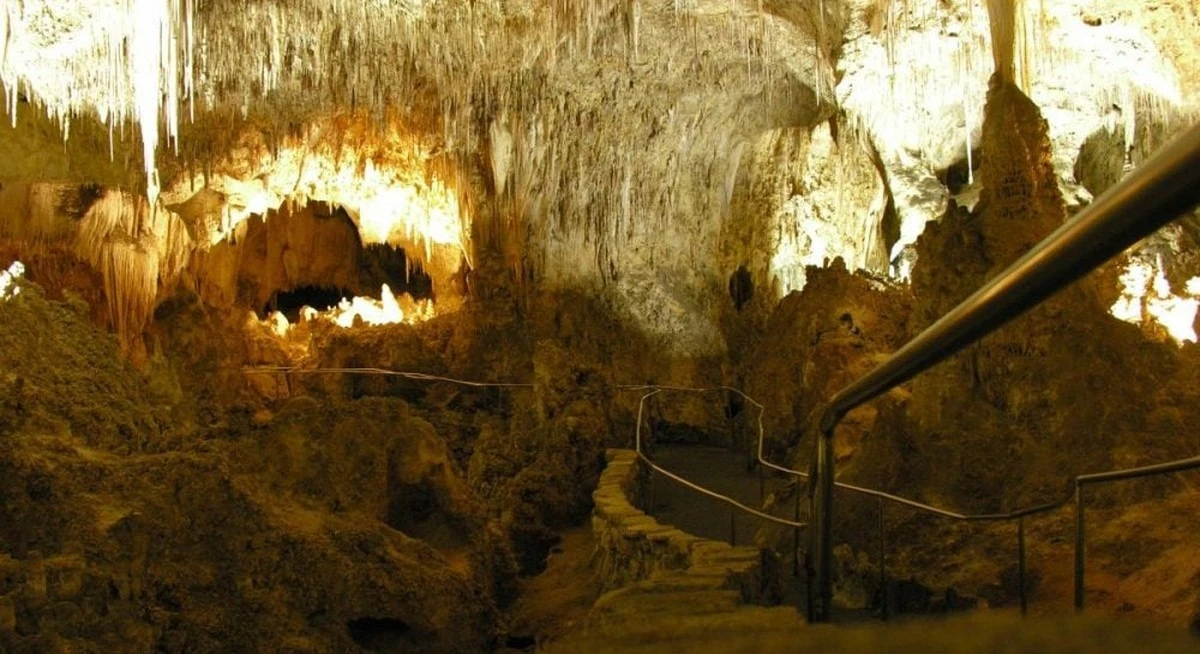 Carlsbad Caverns: Donde las profundidades subterráneas podrían albergar secretos extraterrestres