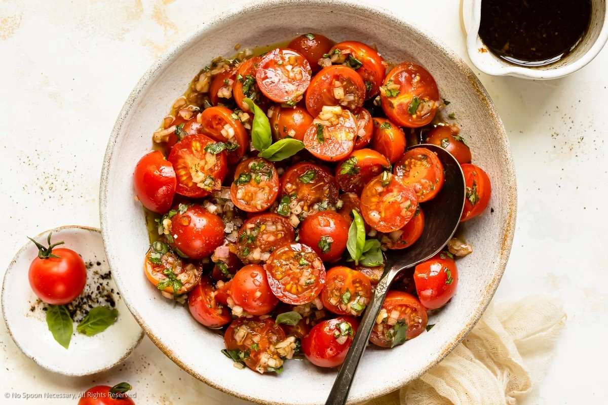 Tomates marinados: el secreto para un aperitivo que mejora con el tiempo - image 1