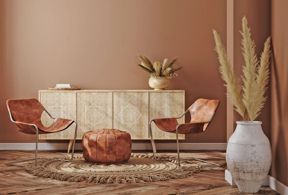 Por qué los interioristas juran por la regla de 3 para decorar tu casa