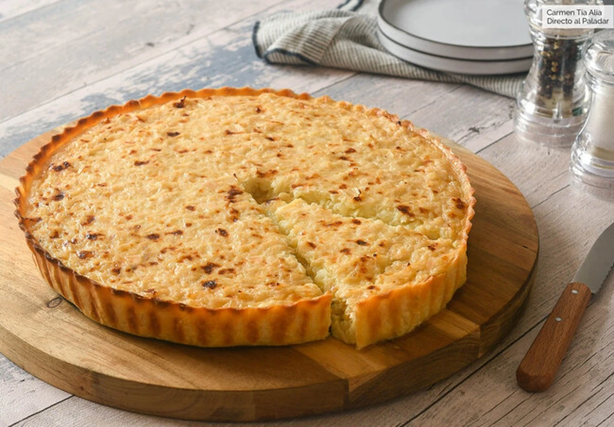 La torta inesperada de cebolla y queso crema que conquistará tu mesa - image 1