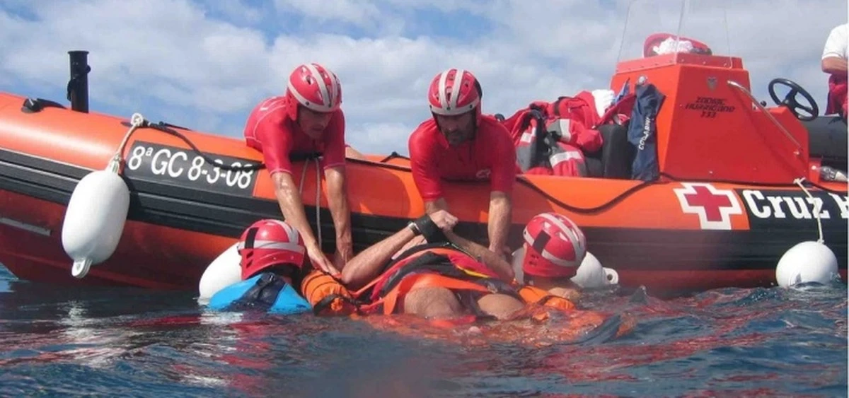 Aurimas Mockus: La increíble historia de un náutico lituano rescatado de un ciclón en el Pacífico - image 1