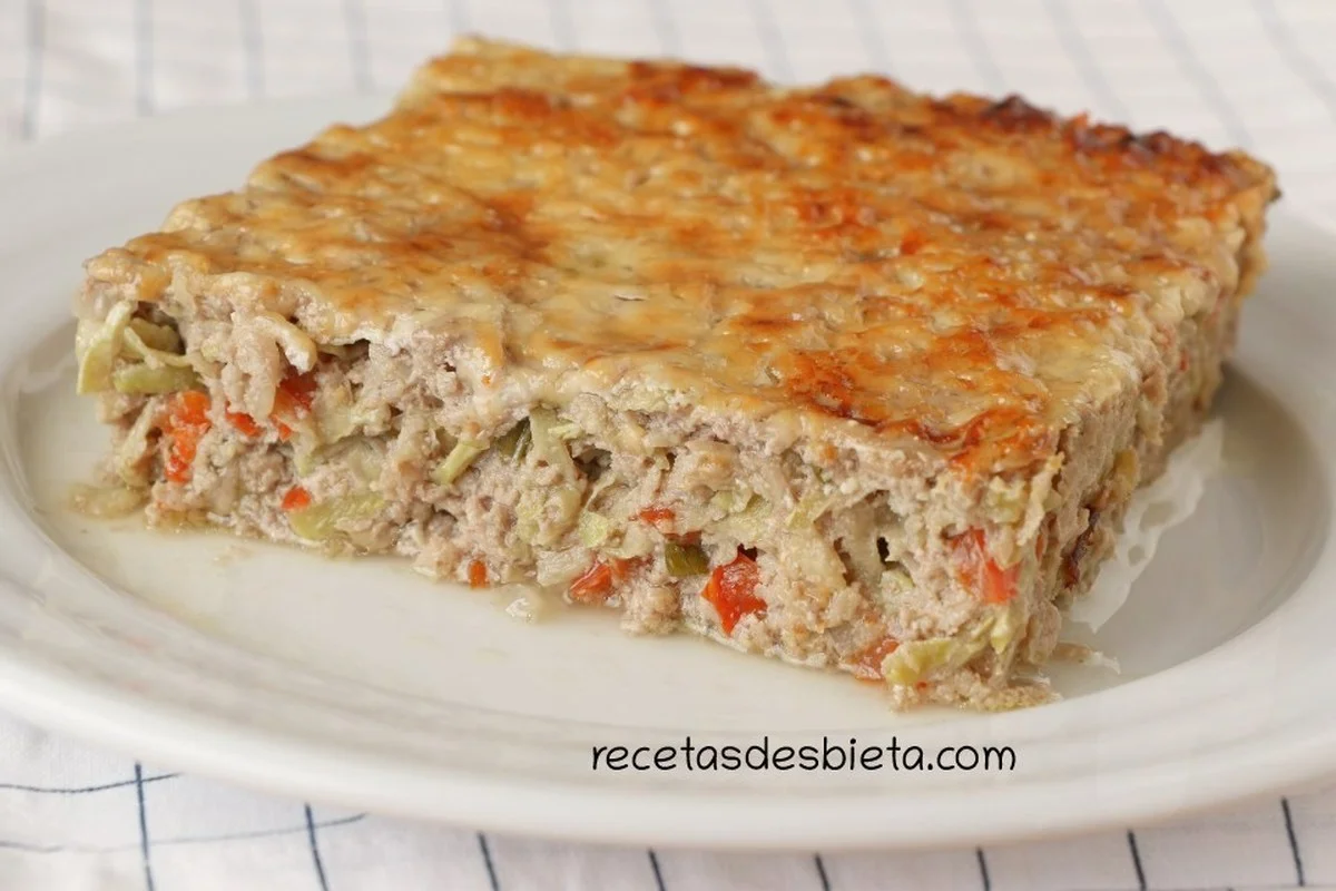Carne picada, patatas y el toque secreta: Este pastel rápido te solucionará las cenas - image 1