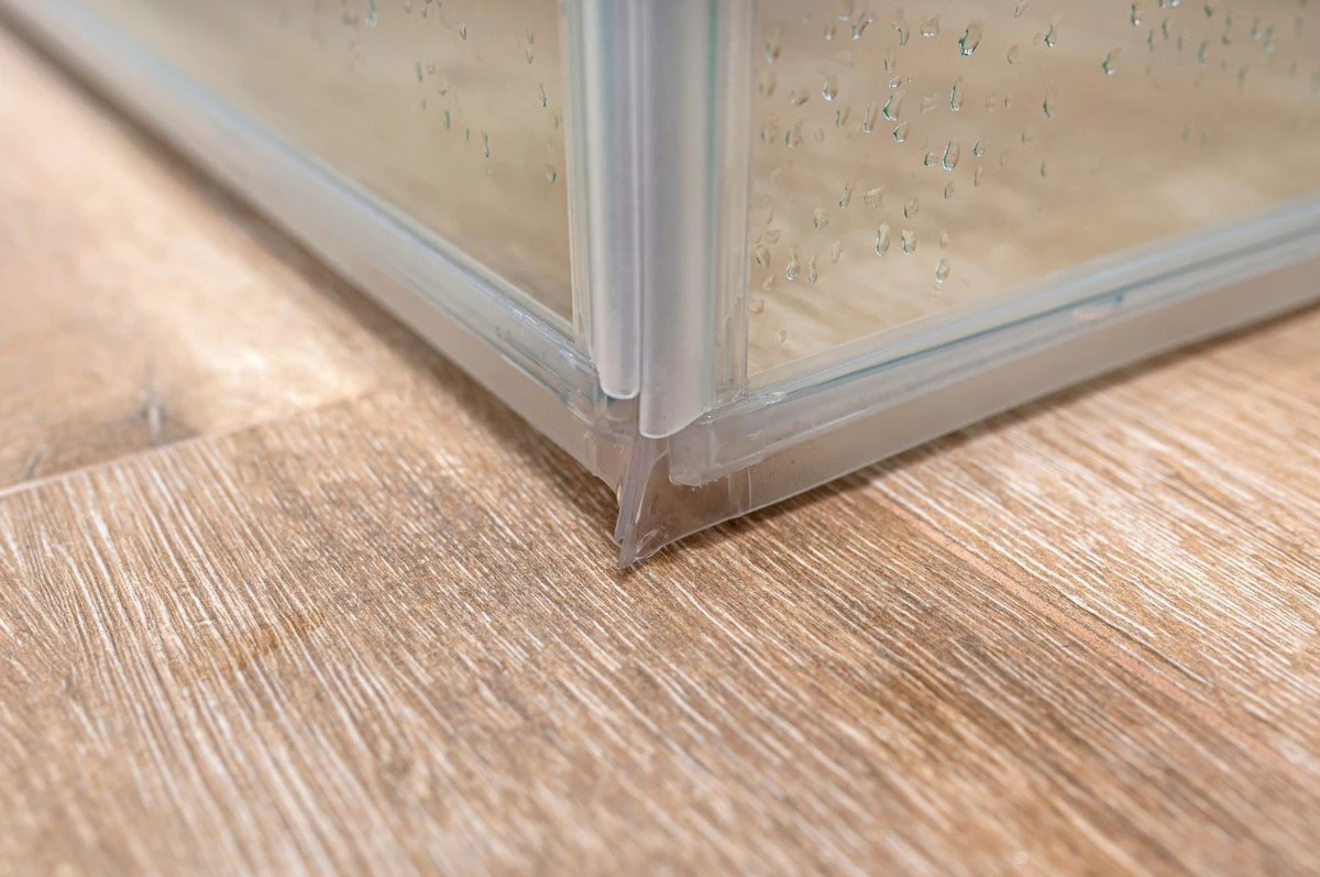 5 remedios caseros para dejar tus juntas de ducha impecables