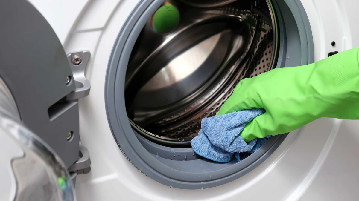 3 trucos caseros para dejar las juntas de tu lavadora impecables