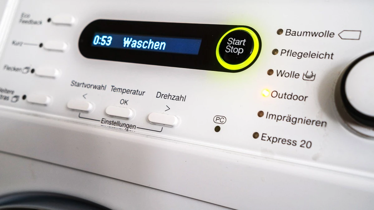 El programa de lavado que arruina tu ropa y tu lavadora (y por qué deberías evitarlo)
