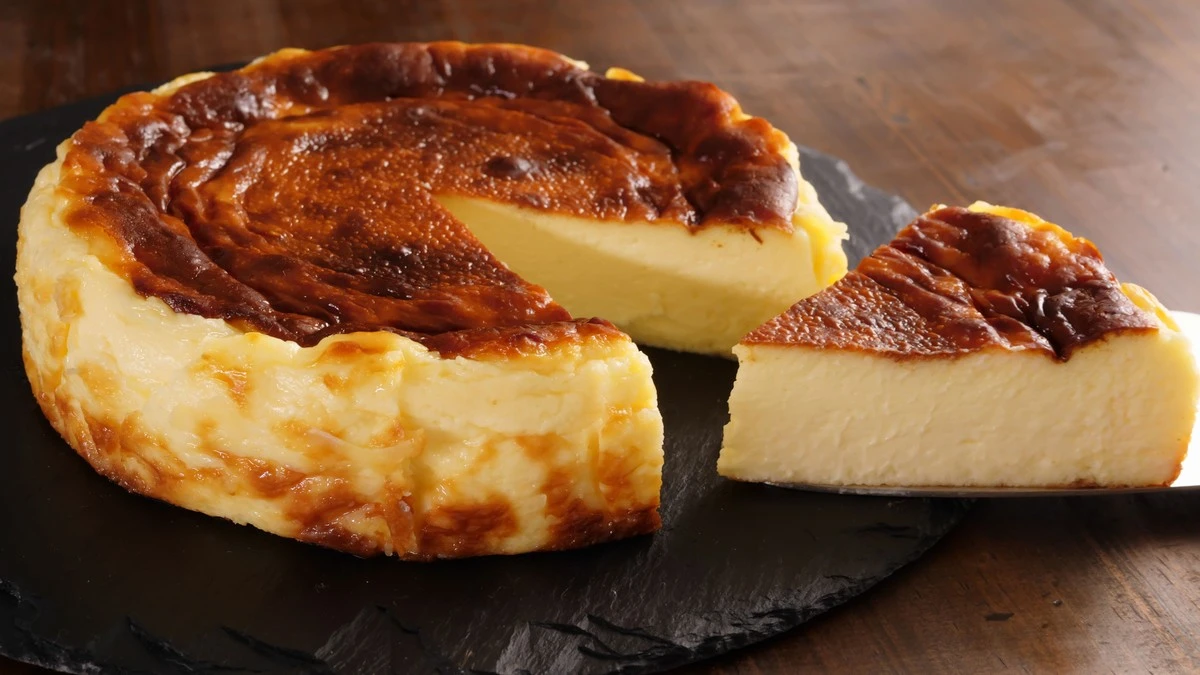 El pastel de queso "vuelta y vuelta": la receta mágica que sorprende a todos