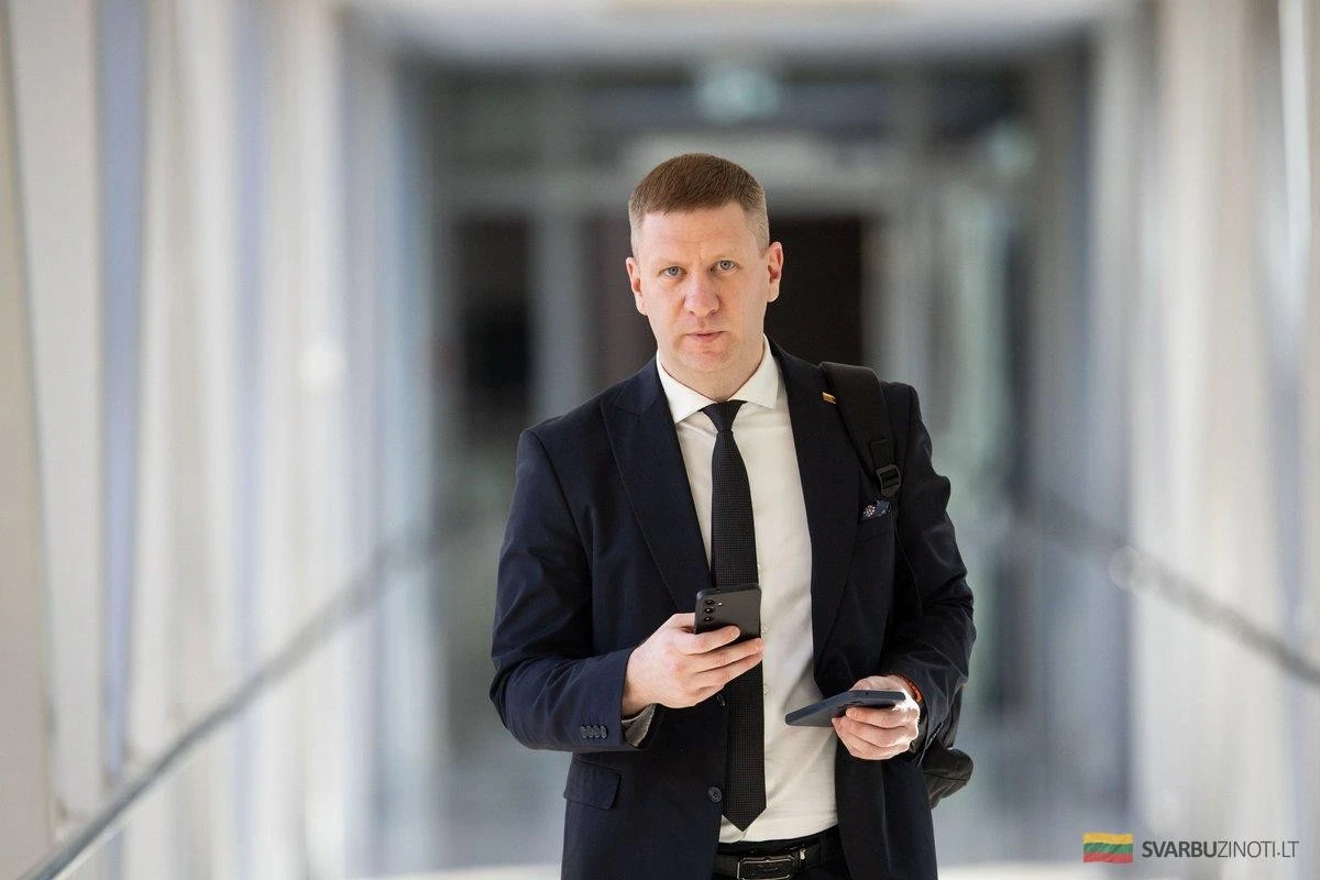 Políticos divididos: la ley LRT que podría silenciar al público