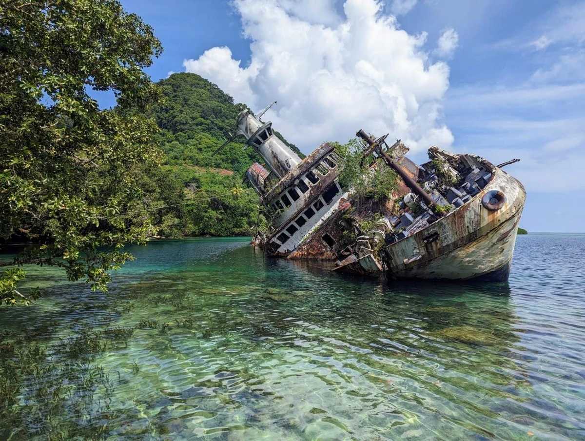hallazgohistori-extra-1.webp Hallazgo Histórico: Descubren Casco de Barco Hundido Hace 395 Años en la Costa Inglesa - image 1