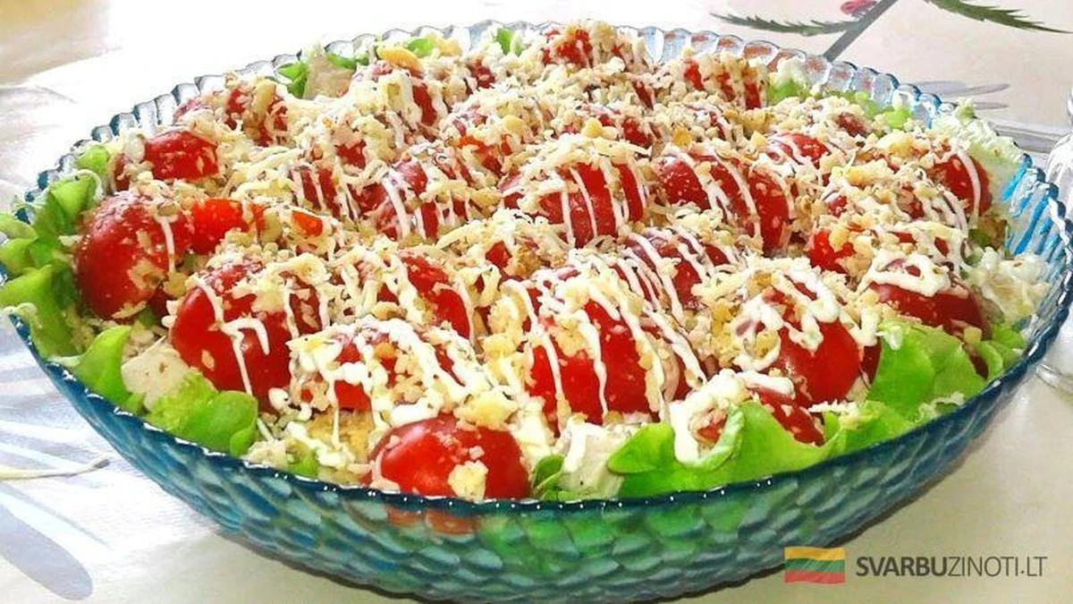 Ensalada de Tomate y Pollo: Un Giro Picante y Sencillo que Te Sorprenderá