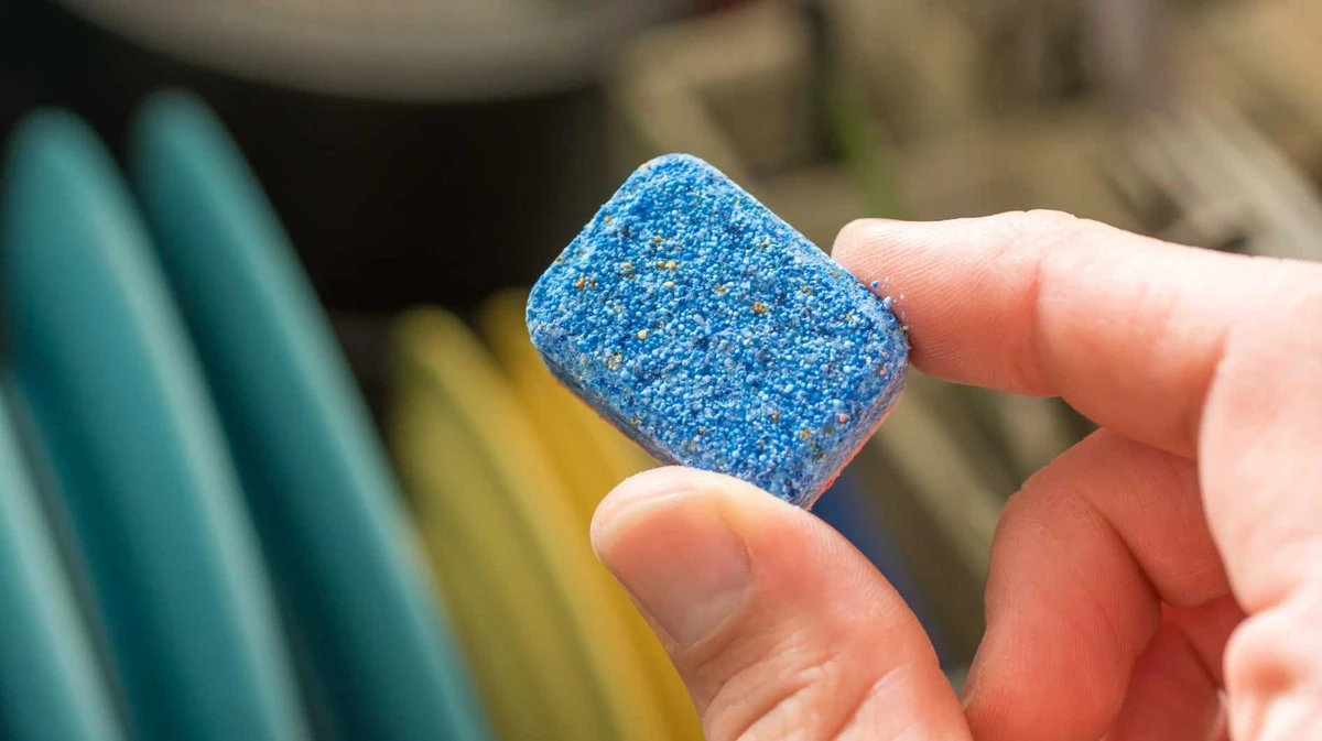 Disuelve las manchas y la mugre: 10 usos secretos de las pastillas para lavavajillas en tu hogar