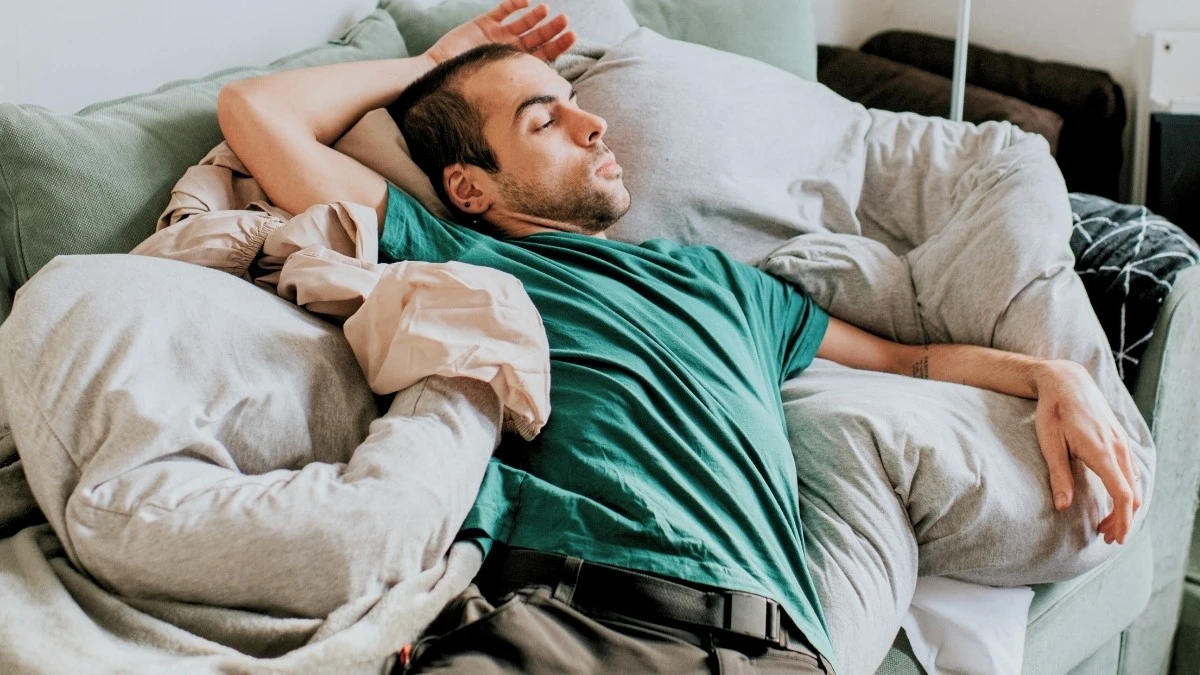 Sentarse no es siempre malo: la ciencia revela cómo tu cerebro se beneficia al estar quieto - image 1