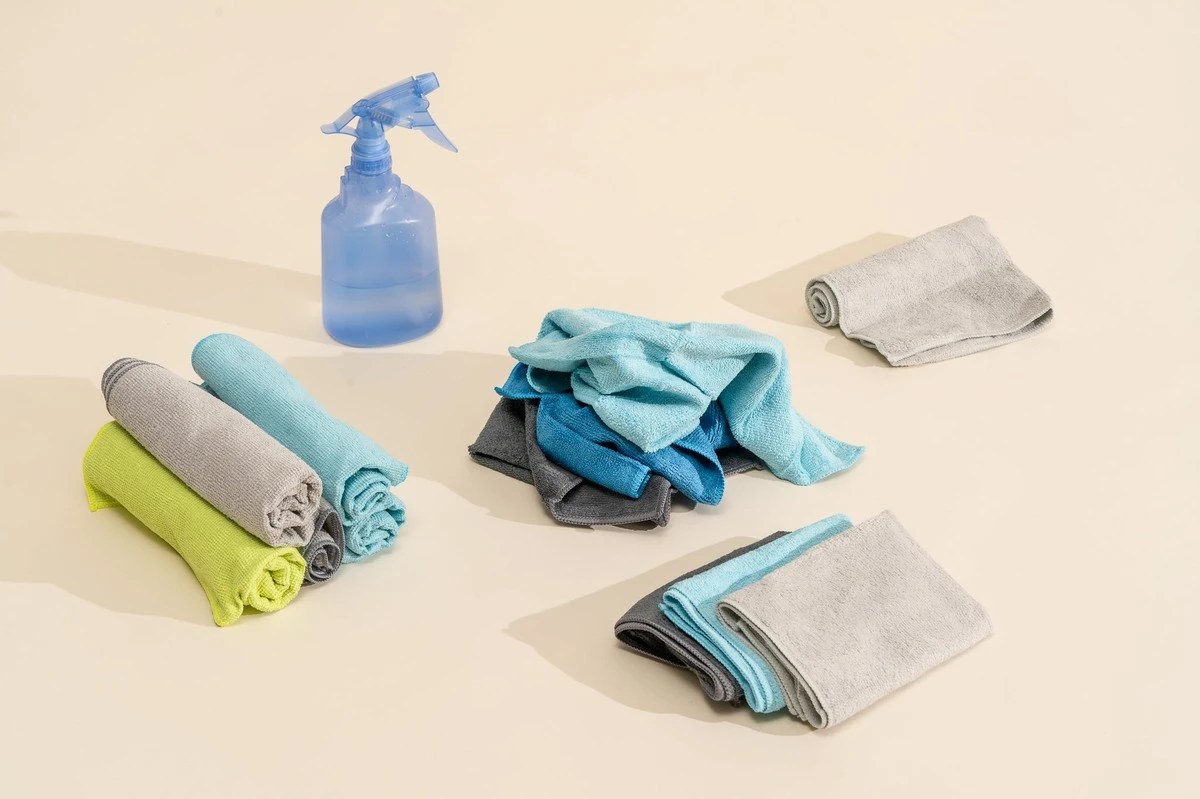 En qué superficies no debes usar un paño de microfibra: ¡podrías arruinarlos! - image 1