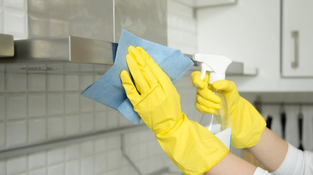 Tu campana extractora pegajosa ya no será un problema: 4 trucos caseros para dejarla reluciente