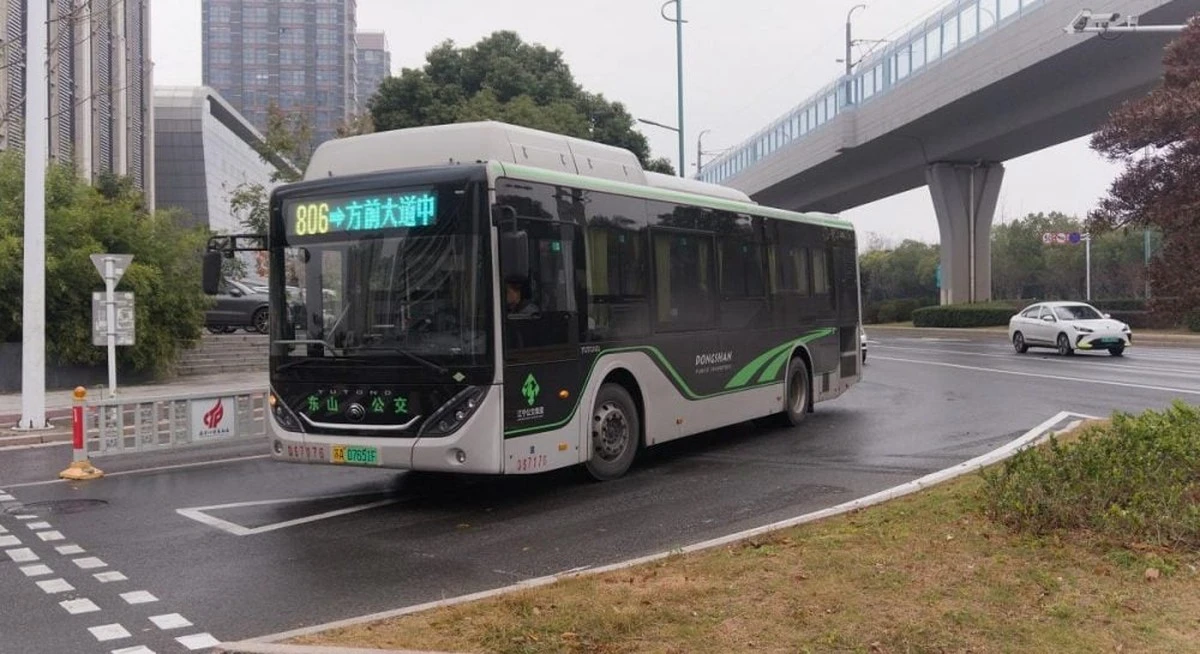 El secreto de China para crear un material 10 veces más fuerte que el acero (y que cabe en tu bolsillo)