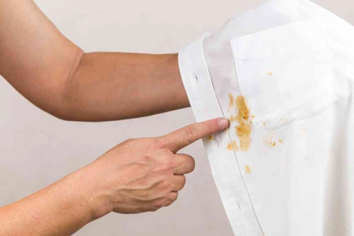 Elimina manchas de grasa en 10 minutos con un truco de física (sin lavar) - image 1