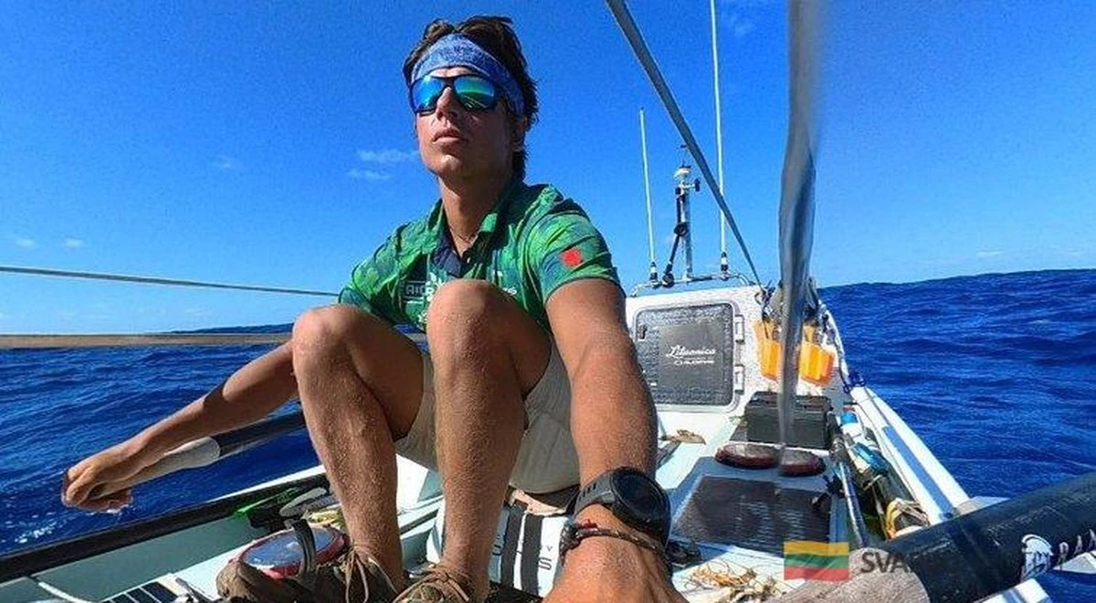 Aurimas Valujavičius, remando el Atlántico, envía un saludo de Pascua: “Agarrad vuestros huevos con firmeza”