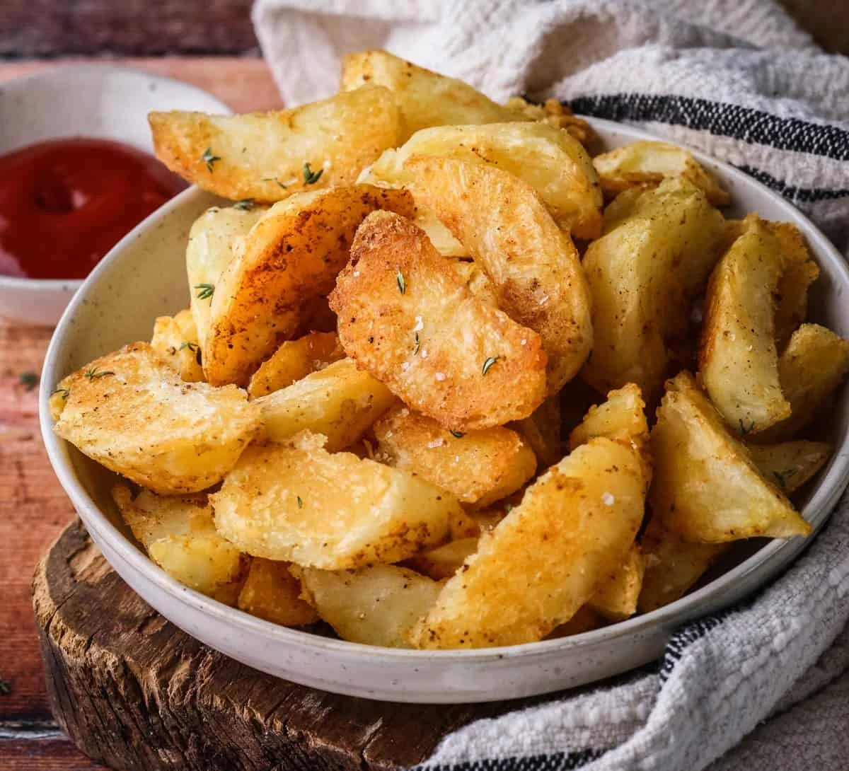 800 gramos de patatas y 3 de pan rallado: así se preparan unas patatas de ensueño (perfectas para comer o cenar sin estar horas en la cocina). - image 1