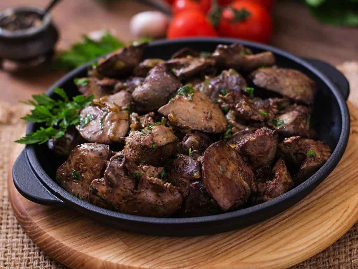 Hígado de Pollo Jugoso y Delicioso con Verduras al Horno: Un Secreto Bien Guardado - image 1