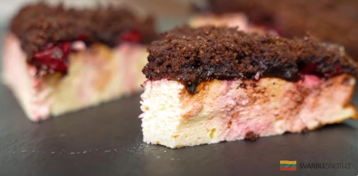 El postre real que no requiere amasar: pastel de chocolate y cereza sin complicaciones