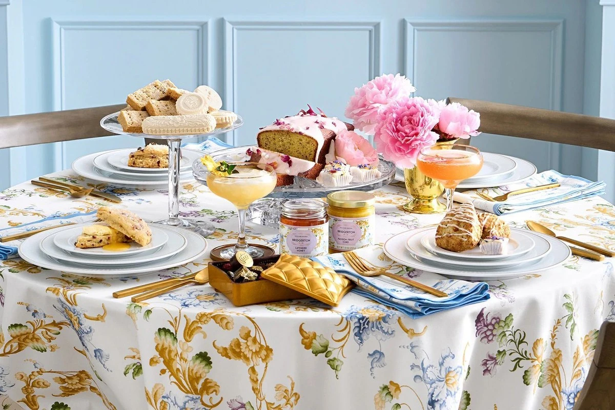 Tus postres merecen un toque de Bridgerton: los platos florales de Tchibo que te transportarán - image 1
