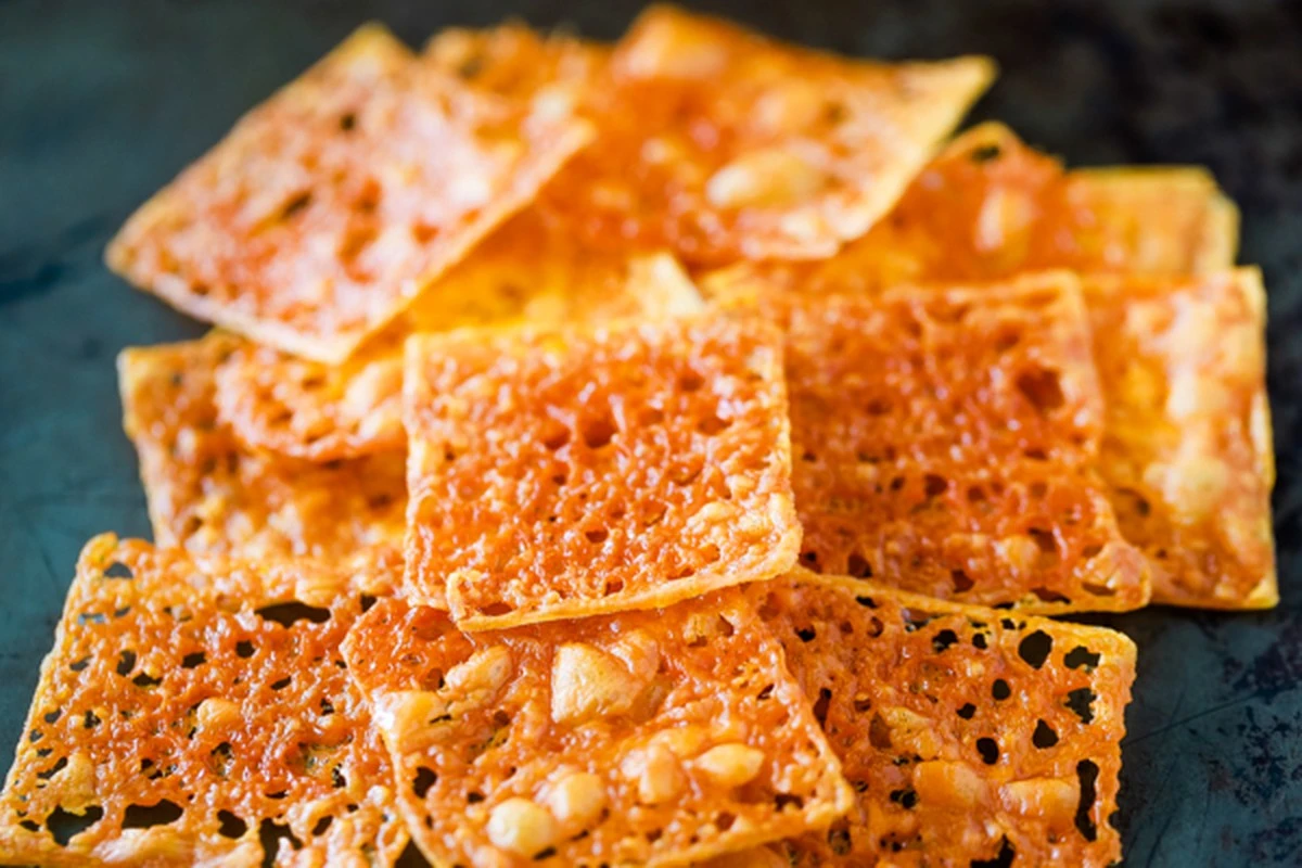 Galletas crujientes y saladas en minutos: ¡un sabor que supera a cualquier cracker! - image 1