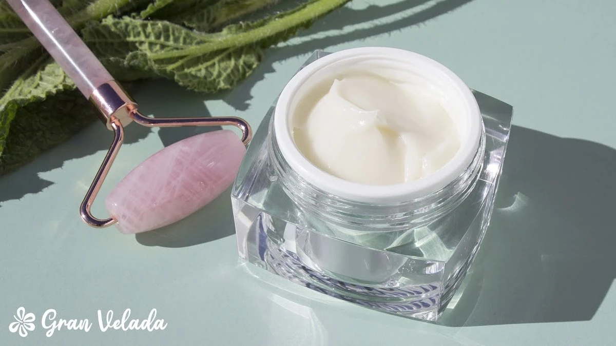 elsecretomilena-extra-1.webp El secreto milenario para borrar 10 años de tu rostro: el remedio casero que las mujeres de tu vecindario ya usan - image 1