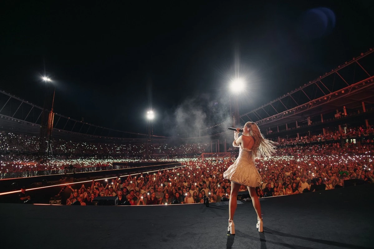 Jessica Shy deslumbró con su concierto al aire libre: miles de fans respondieron a la llamada - image 1