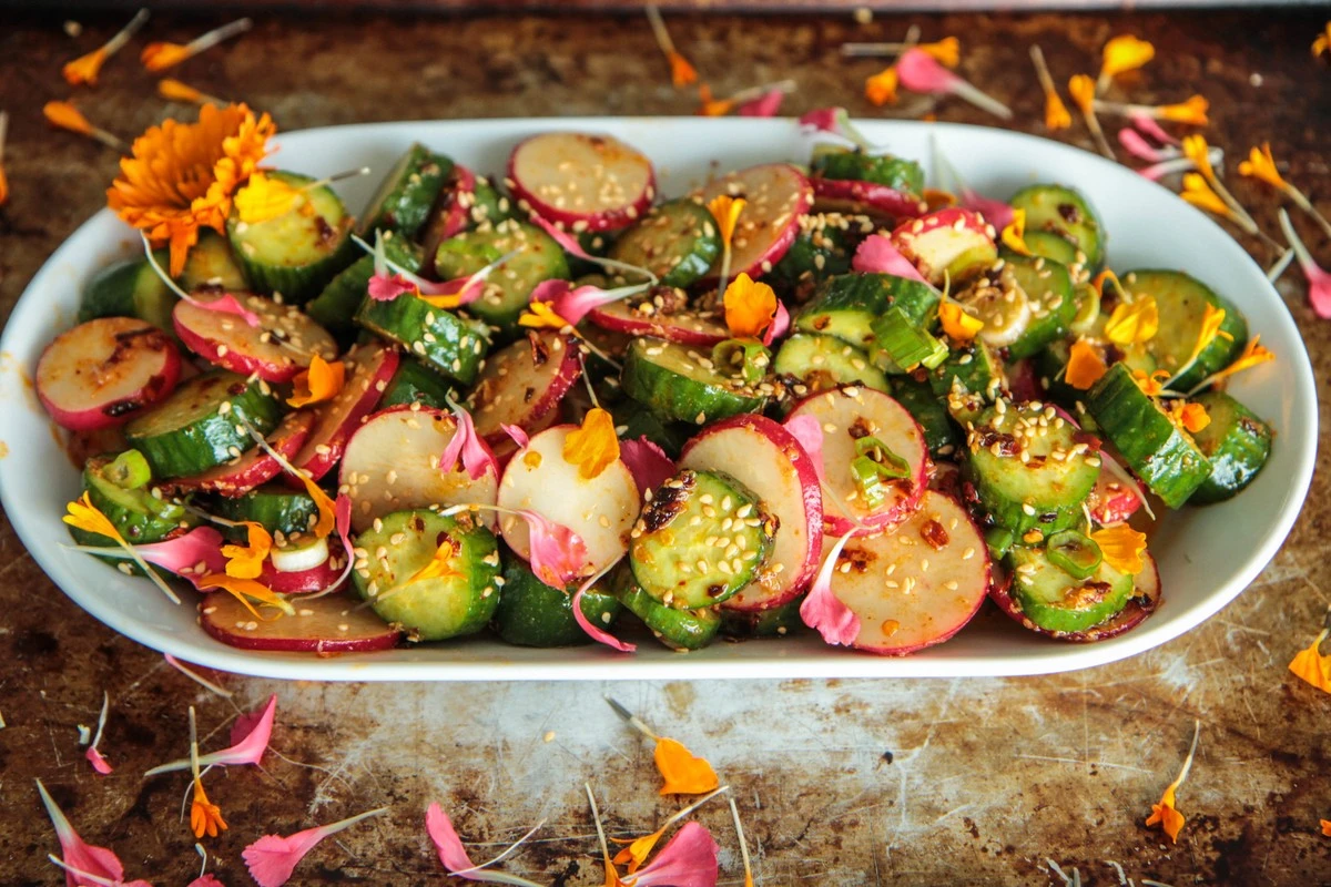 Ridikeiškos salotos: vienintelės, kurias ruošiu ridikėlių sezono metu – paprastos ir skanios. - image 1