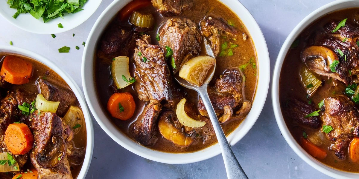 porquelosjardin-extra-1.webp Por qué los jardineros expertos añaden puré de colinabo con carne picada al fondo de sus ollas - image 1