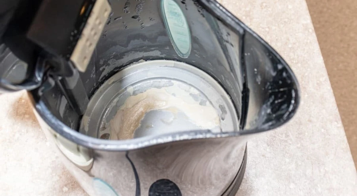 ¿Por qué tu tetera eléctrica se llena de sarro y cómo evitarlo? Las soluciones REALES - image 1