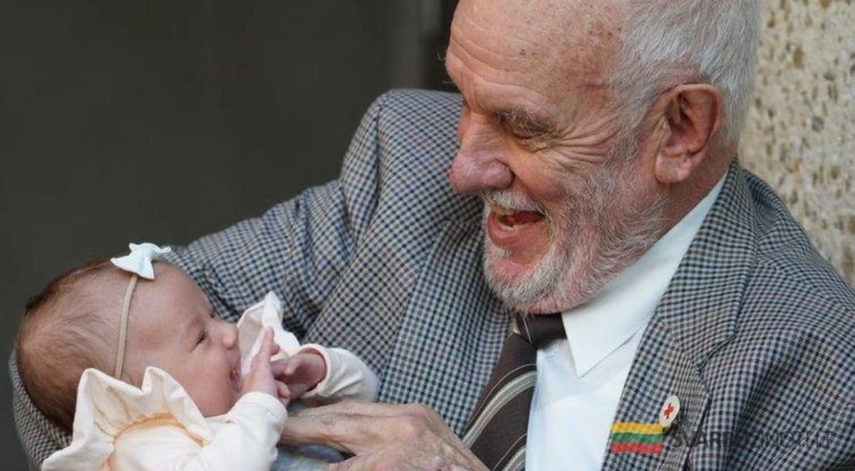 El hombre del brazo de oro: cómo un donante salvó 2,4 millones de vidas y se despidió a los 88 años