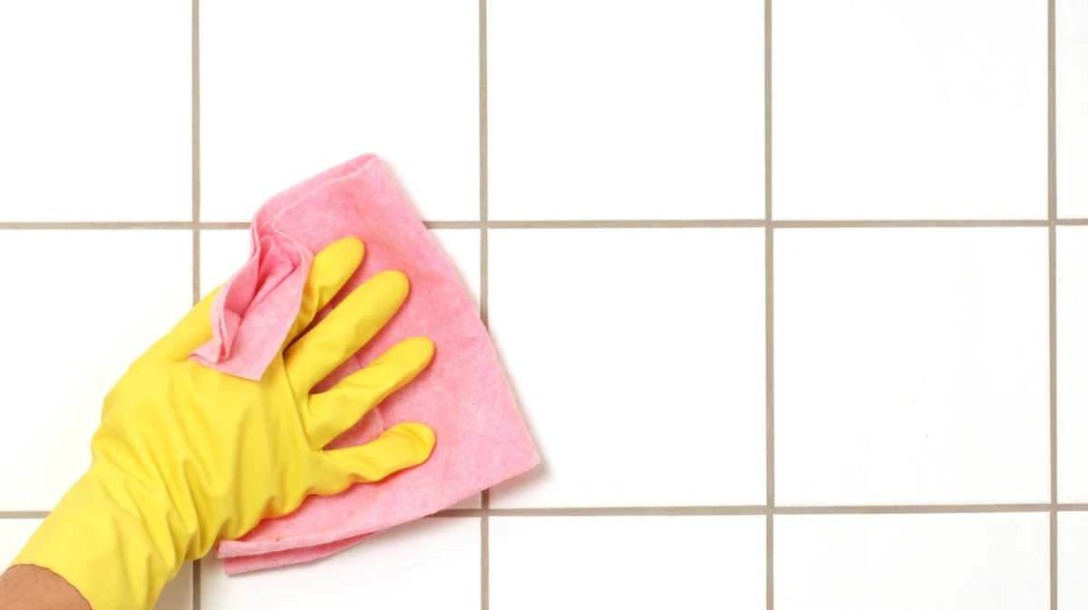 Elimina el moho de tu ducha: Trucos infalibles para juntas y sellados impecables