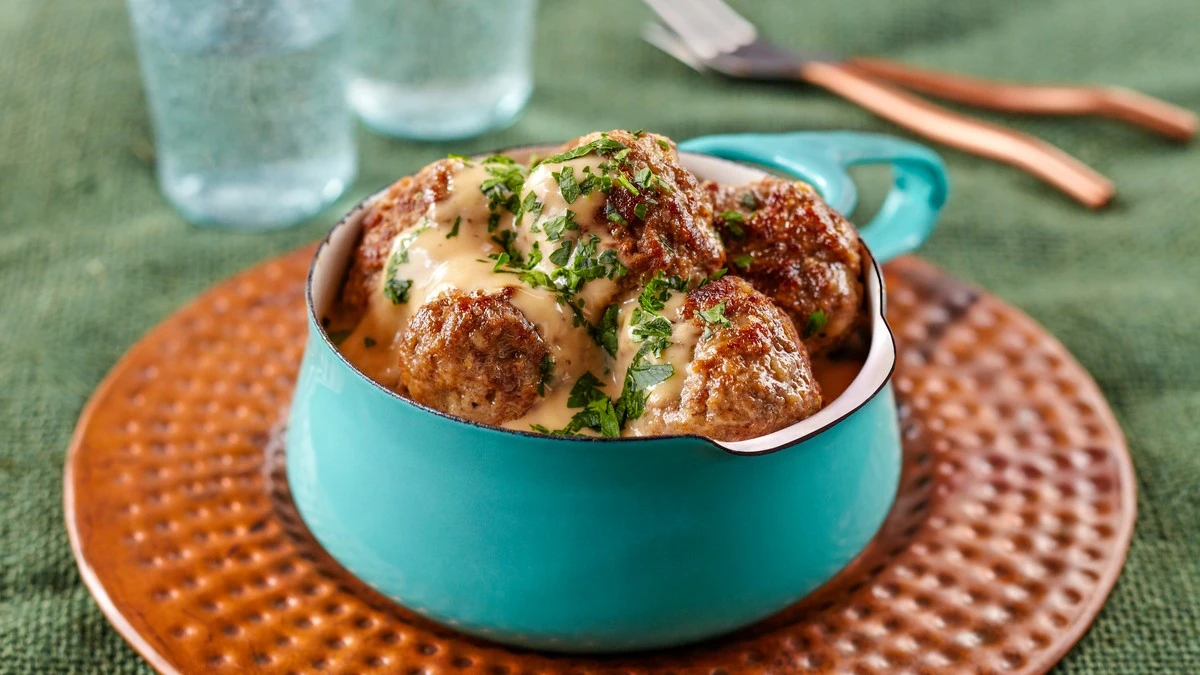 El secreto de los vikingos: la sartén cremosa con albóndigas y pasta orzo que te conquistará - image 1