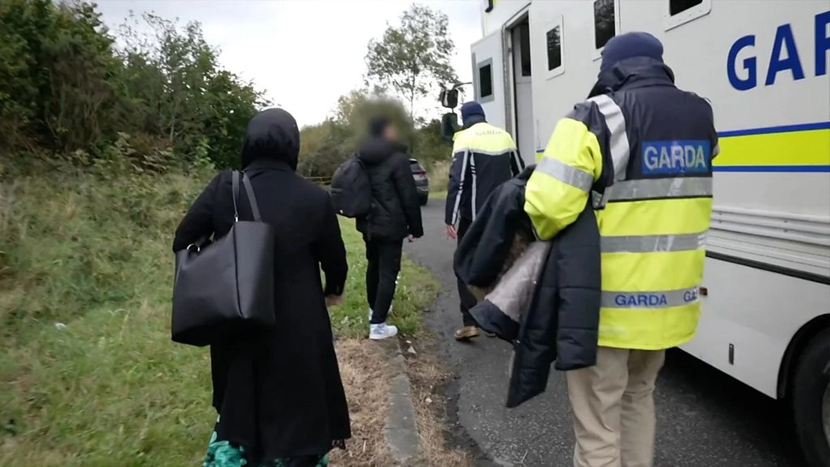 Irlanda deporta 16 lituanos: el operativo especial con 150 agentes - image 1